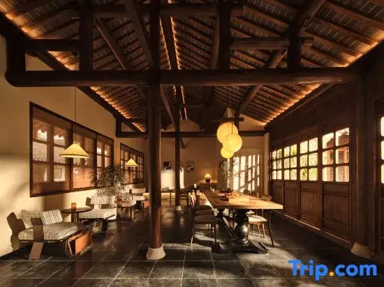 Unparalleled Courtyard（Xinchang Ancient Town）