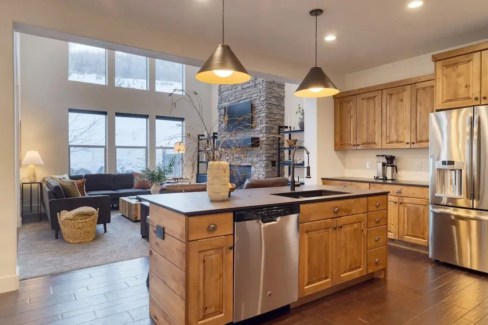 Abigail Drive Year-round Retreat With Hot Tub Near Park City Adventures Skiing