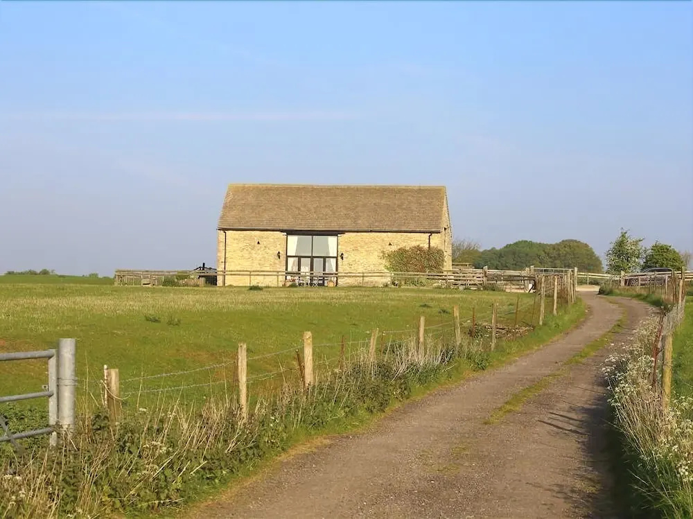 The Old Oak Tree Barn