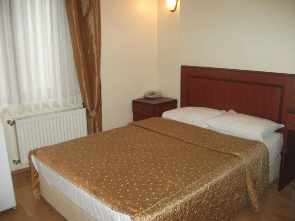 EMOS HOTEL