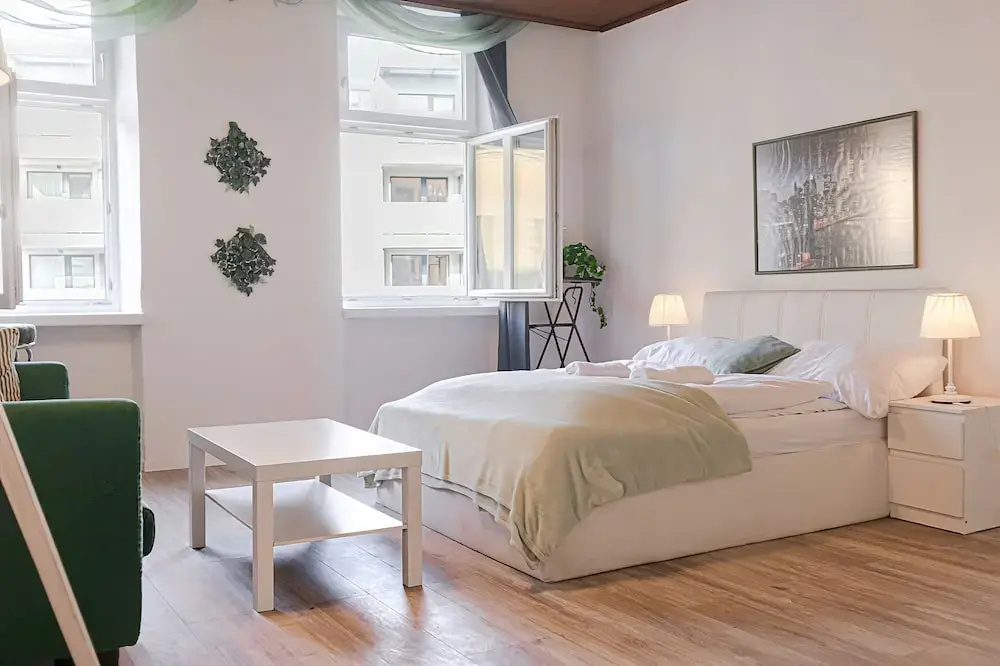 Spacious 2BR Shared Apt, Ideal for Long Stays in Vienna