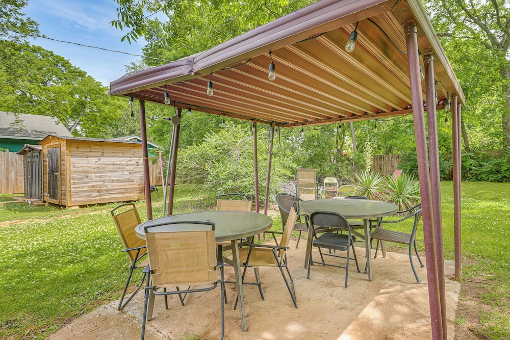 3 Mi to Downtown Family-Friendly Birmingham Home