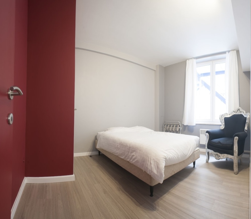 Alpha Hotel