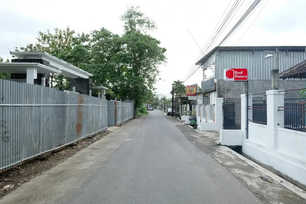 RedDoorz near Monjali 4 Yogyakarta