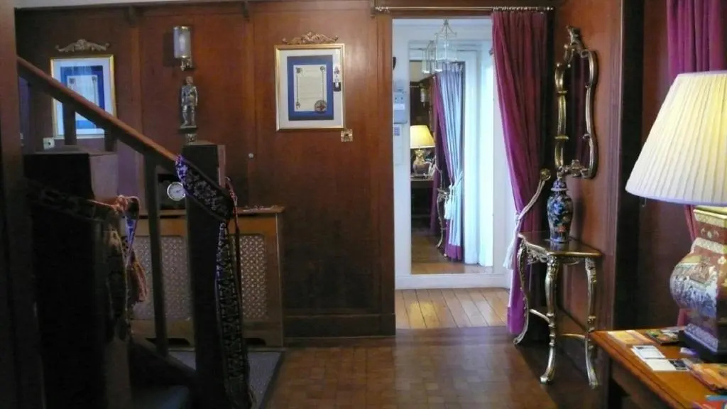 Sandilands House