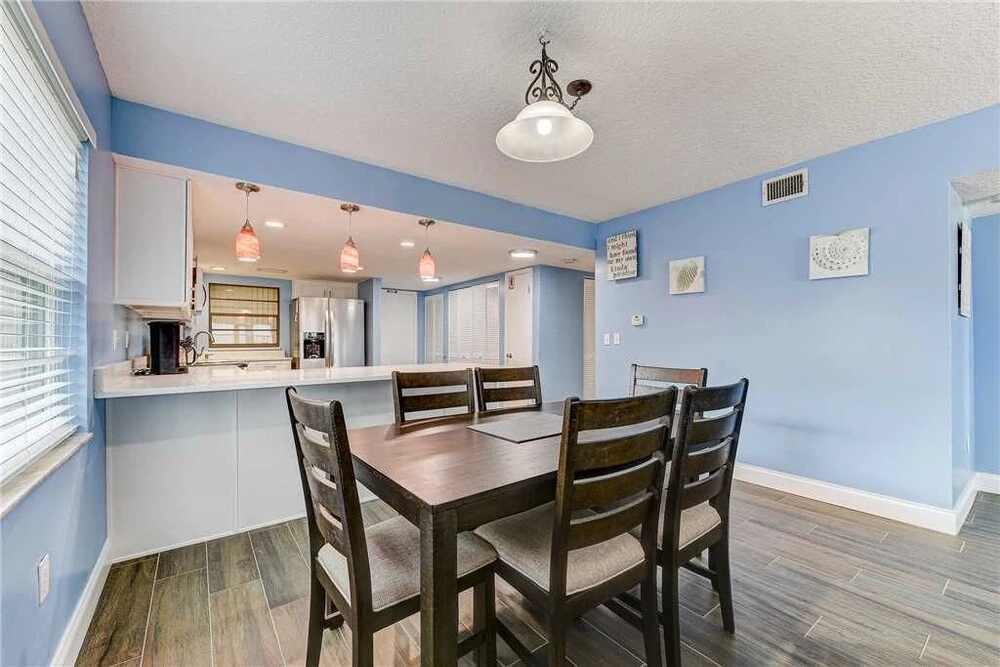 Island Retreat, Beach Front, 4 Bedrooms, Sleeps 12