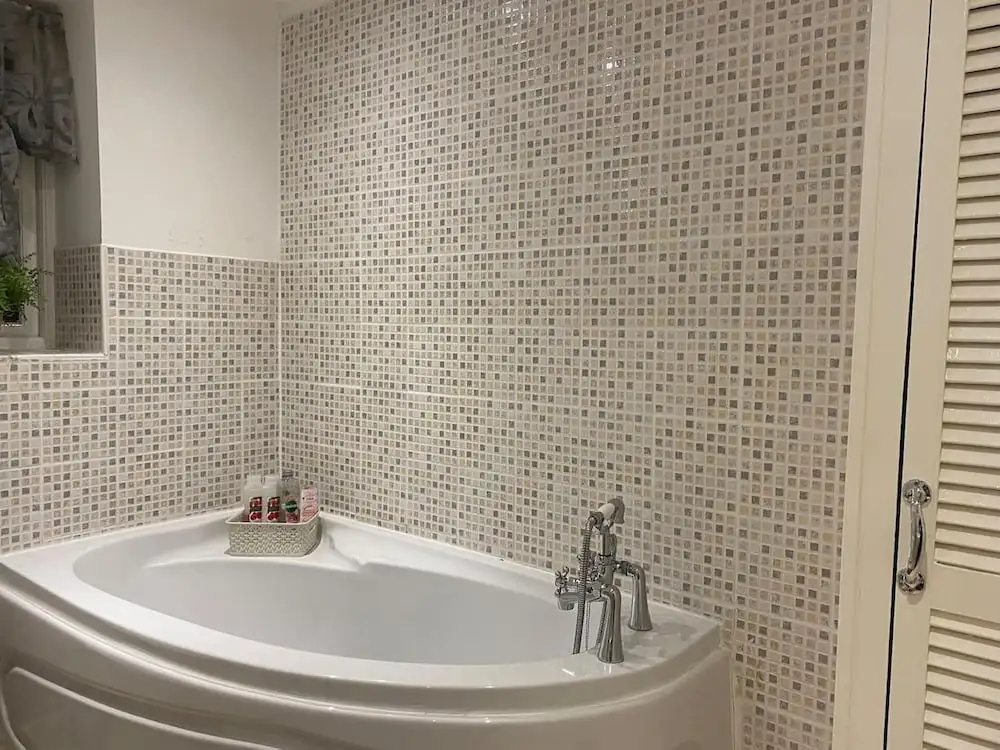 Apartment - Sleeps 2 - Pet Friendly - Parking