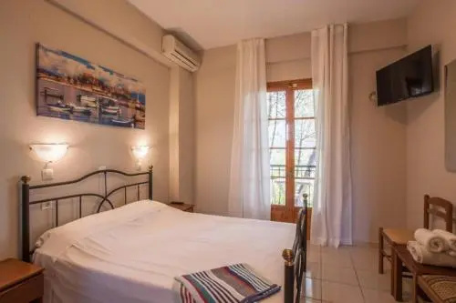 Alexandros Apartments and Studios