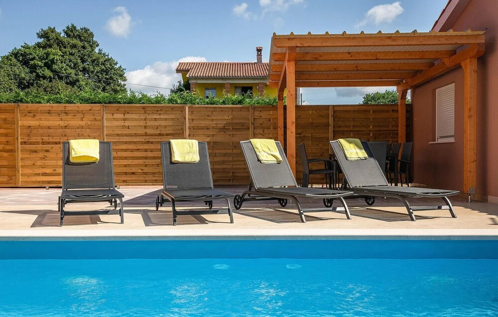 Stunning Home In Marcana With Wifi