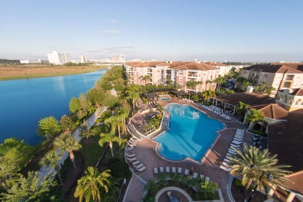 4 Bedroom Lake View [cdc Compliant] 1008 Condo