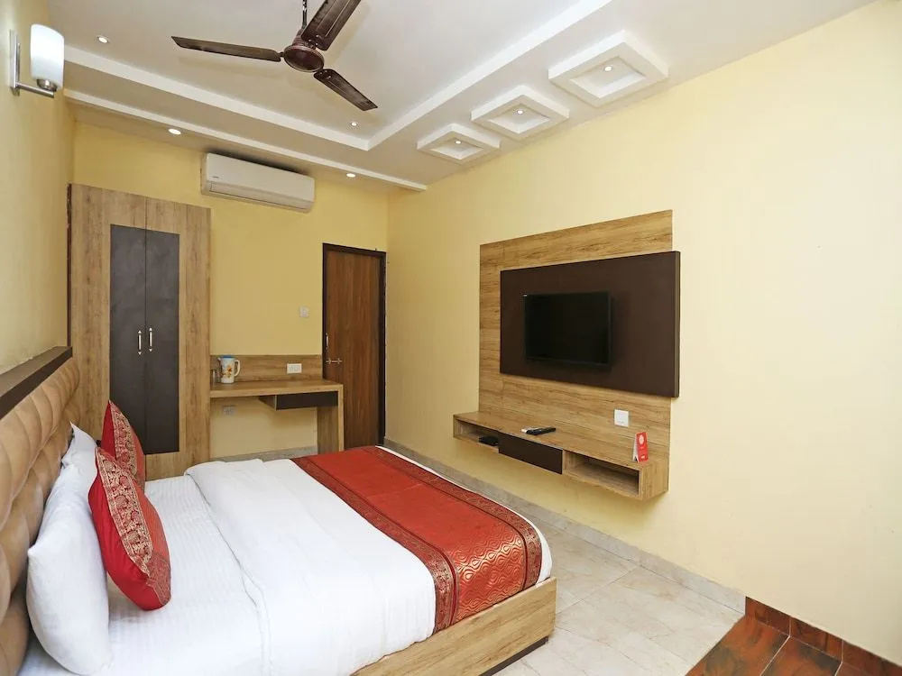 OYO 4009 Hotel HKJ Palace