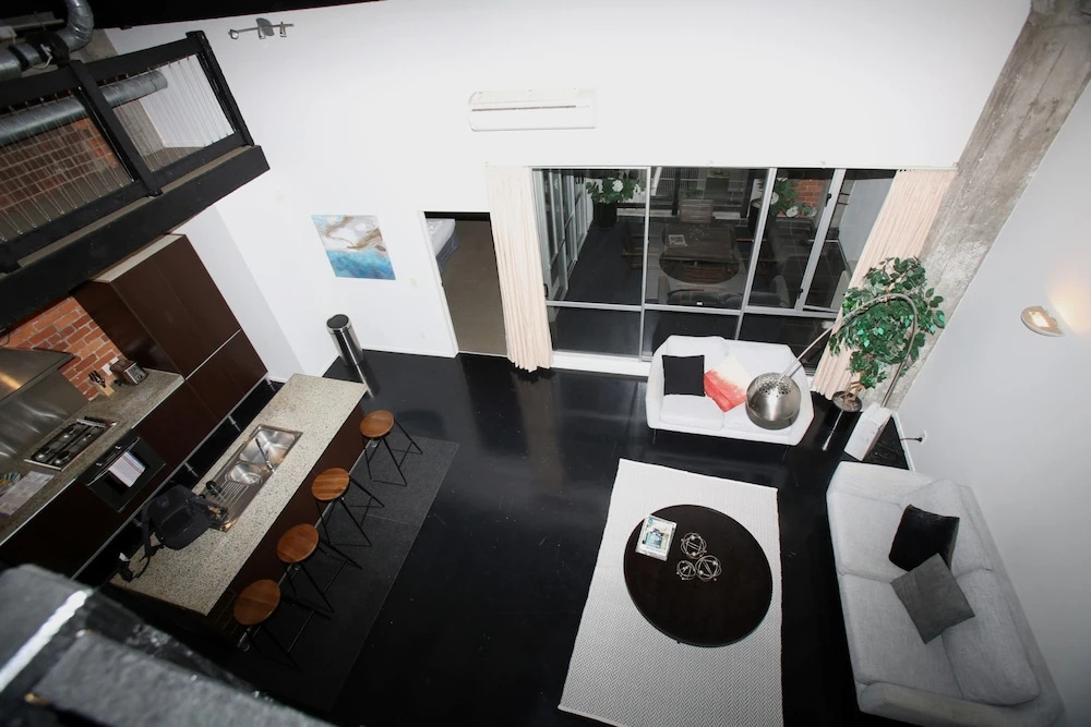 Gorgeous Five Bed Apartment in the City