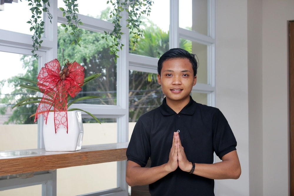 Airy Fatmawati Abdul Majid Raya 12 Jakarta