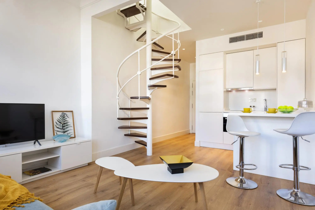 Beautiful Penthouse Located in a Classic Building in the Heart of Seville - Entretejas II