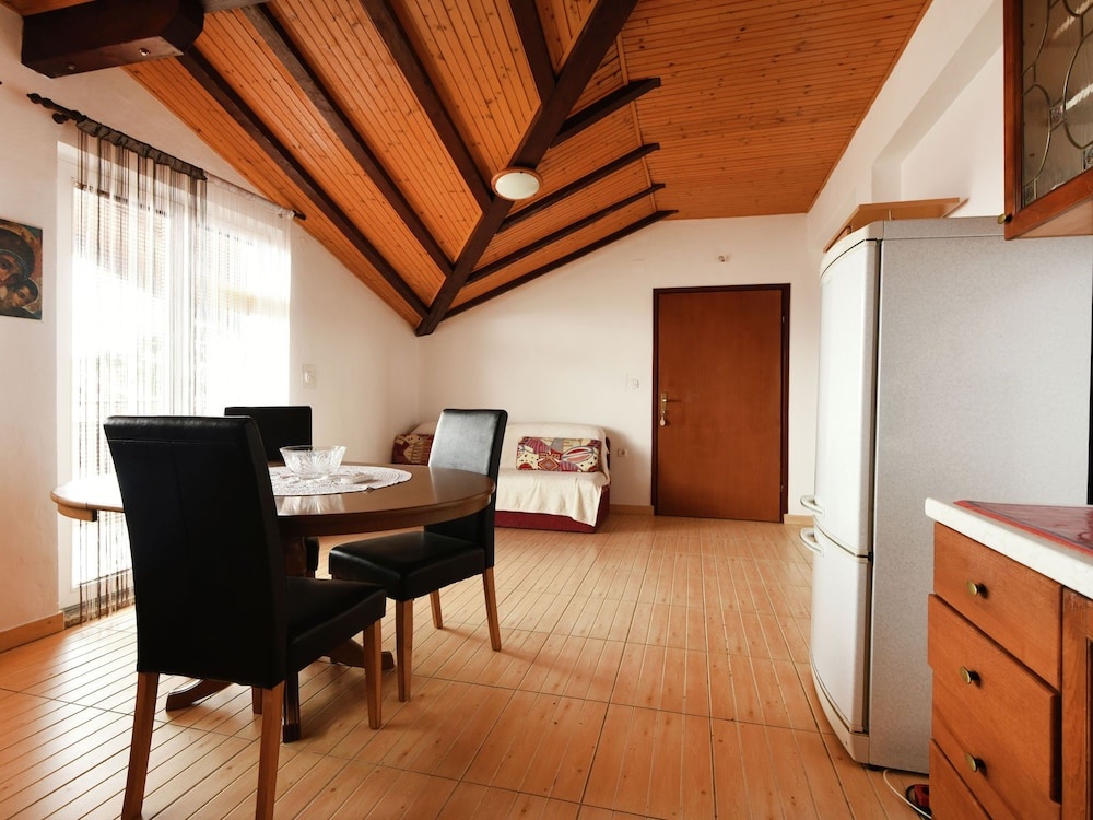 Premium Apartment in Bibinje With Garden
