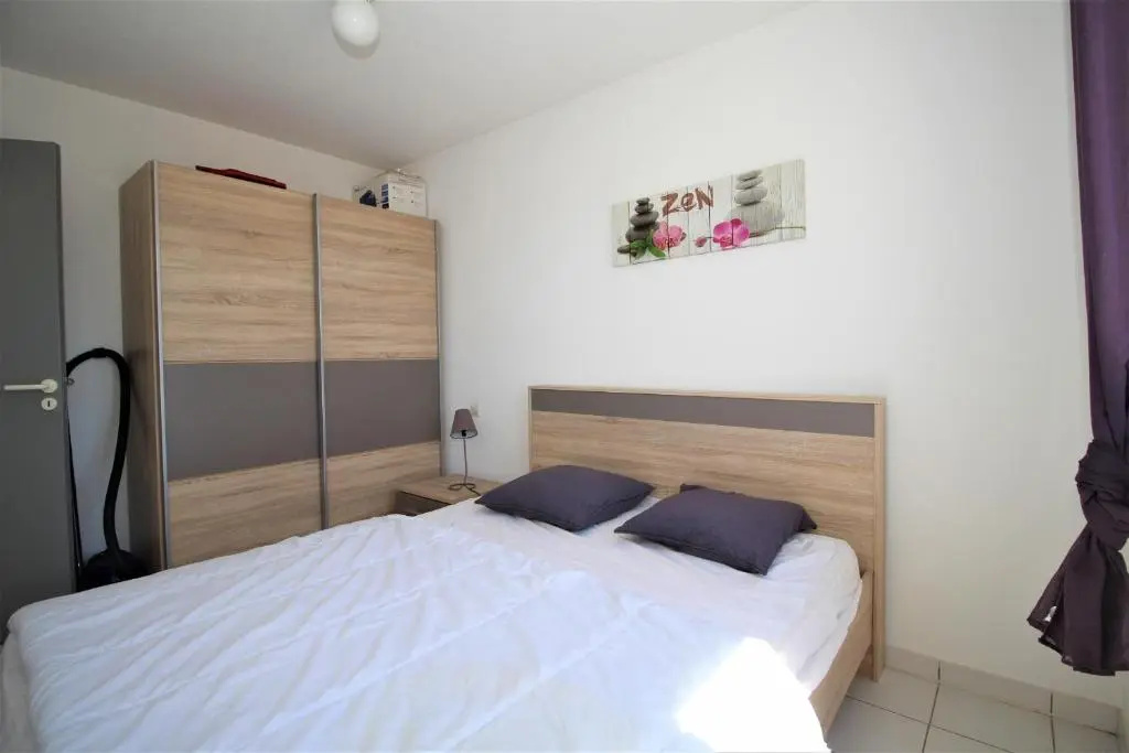 VOILLIERS- T2 avec parking à 700m de la plage