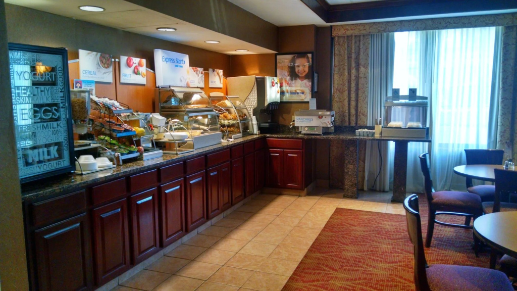 Holiday Inn Express Hotel & Suites Providence-Woonsocket by IHG