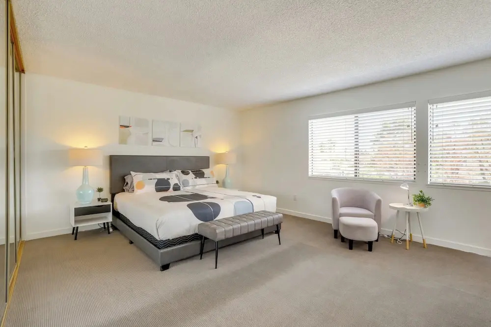 Palm Springs Abode w/ Pool Access, Near Golfing