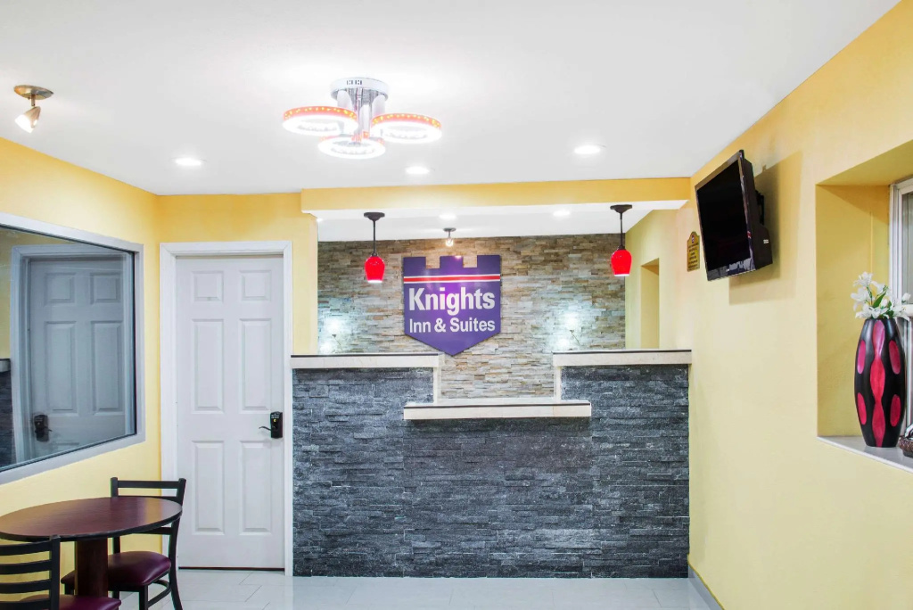 Knights Inn and Suites Salem