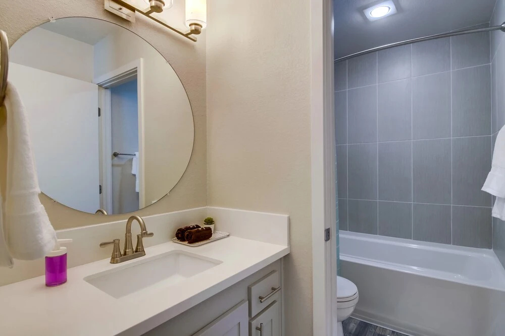 The Luxe Suites of Temecula Heights