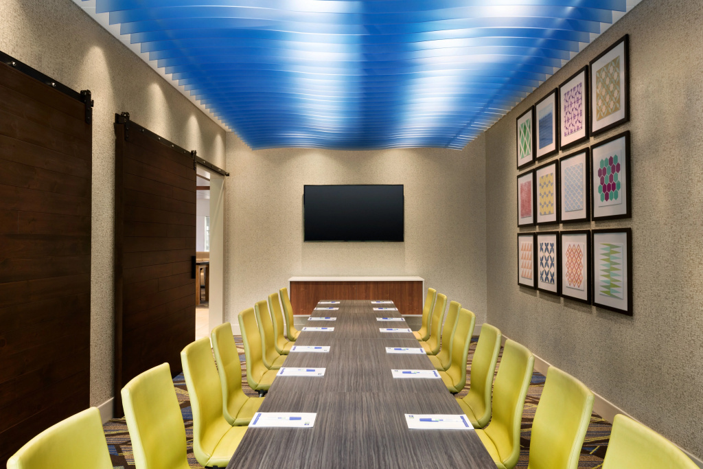 Holiday Inn Express & Suites Savannah W - Chatham Parkway by IHG