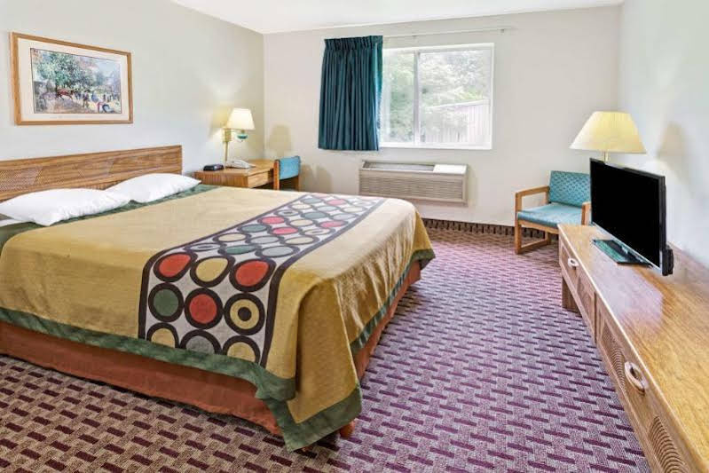 Super 8 by Wyndham Mars/Cranberry/Pittsburgh Area