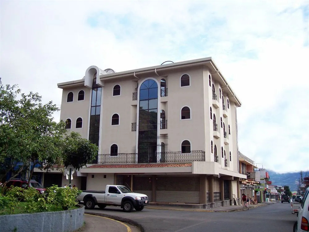 Alajuela Backpackers Airport Hostel