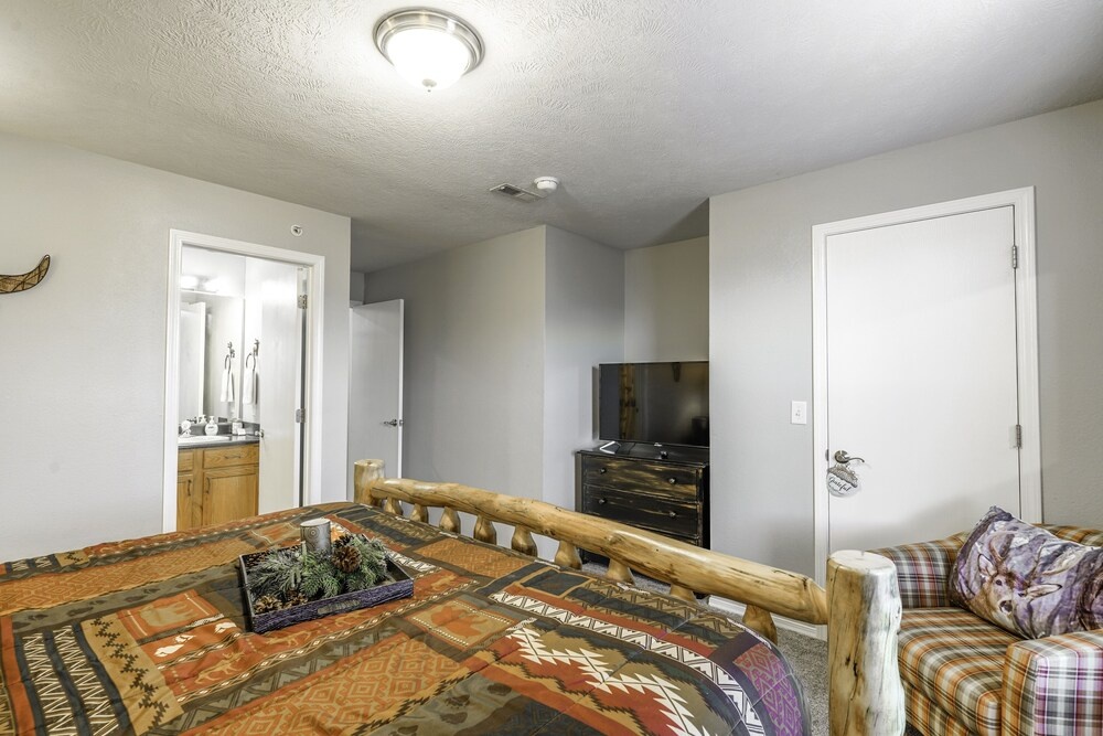 Vinyards 2954 Unit 6 3 Bedroom Condo