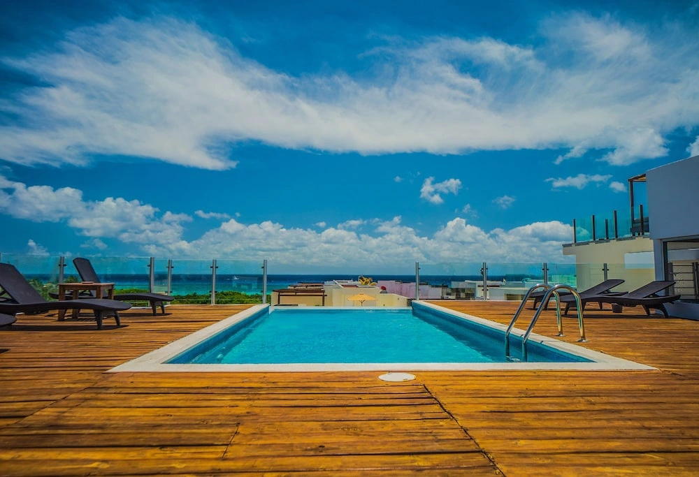 La Vista Condo Beachside