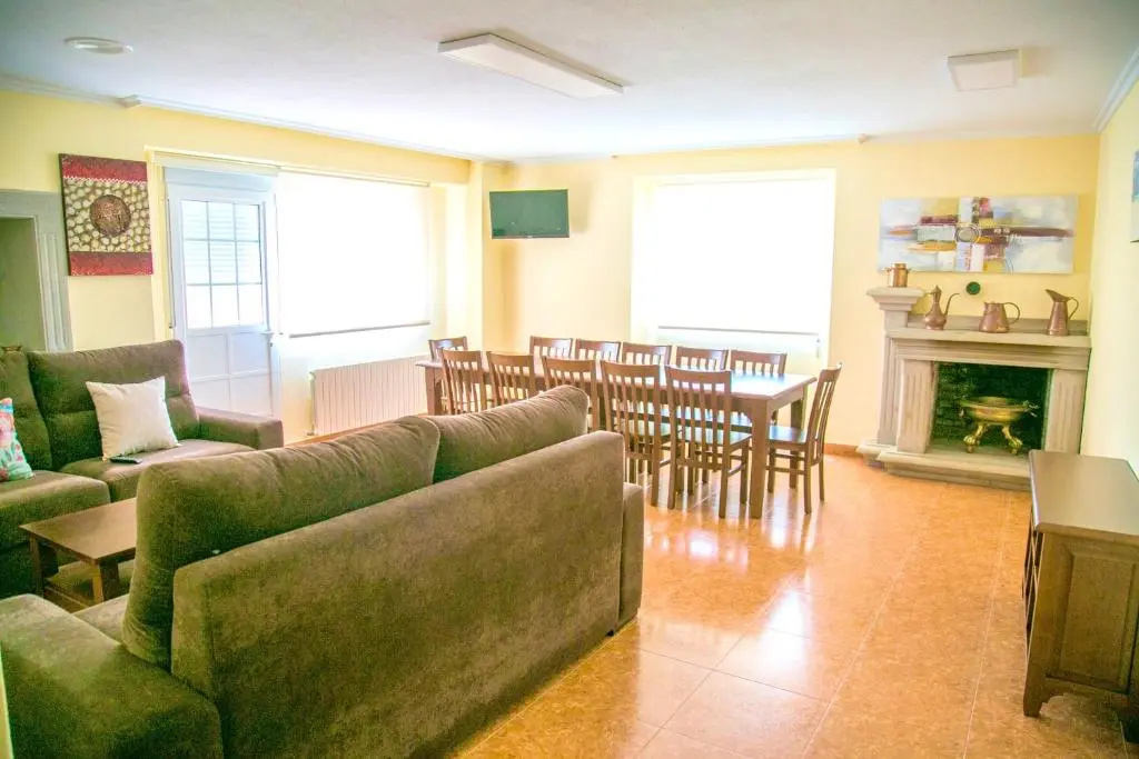 House with 4 bedrooms in Cuntis with wonderful mountain view private pool enclosed garden 18 km from the beach