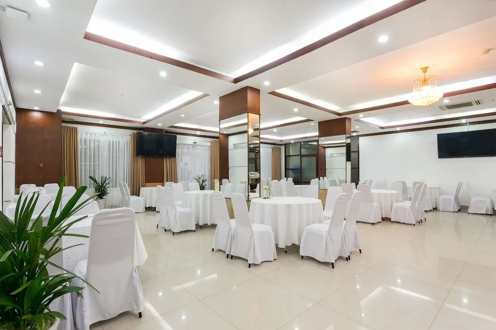 Oyo 226 Tao Dan Hotel