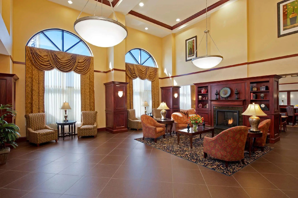 Hampton Inn & Suites Indianapolis-Airport
