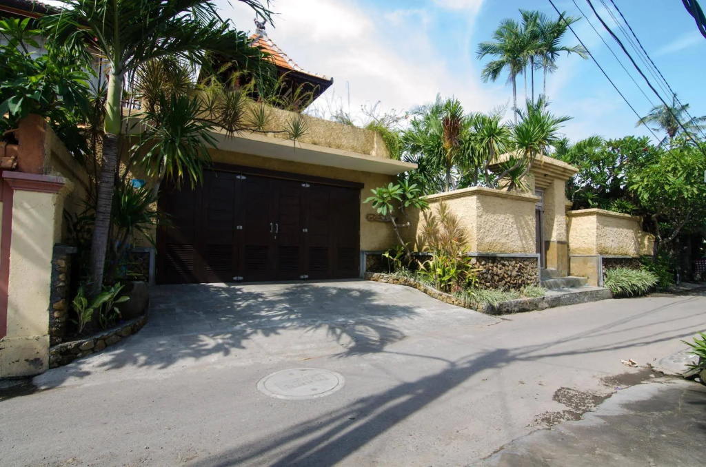 Villa Nesanur - Comfortable & Spacious Beachside Sanur