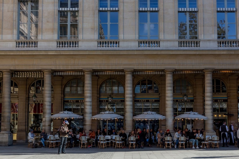 Central Studio by the Louvre