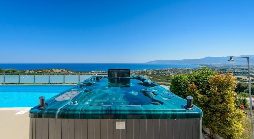 Villa Tavrou Dyo - Luxury 3 Bedroom Latchi Villa With Private Pool