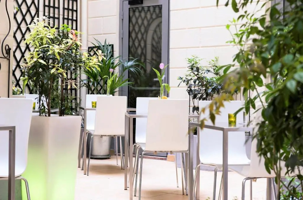 Hotel Glasgow Monceau by Patrick Hayat