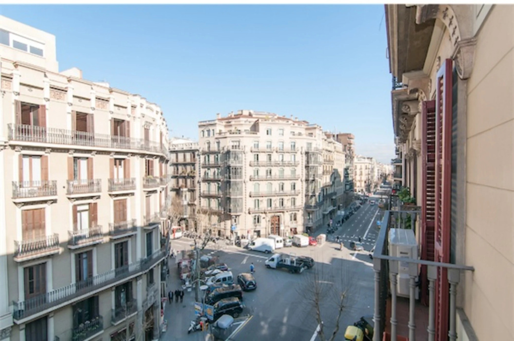 3br Modernist Pg de Gràcia high ceilings - Dandi