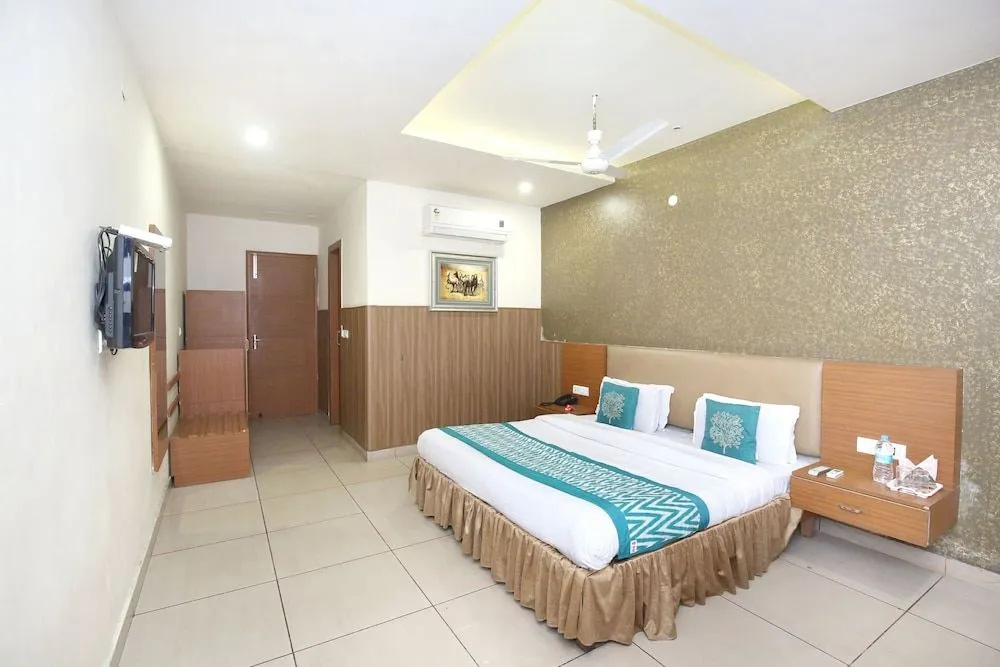 OYO 4575 Hotel Mirage