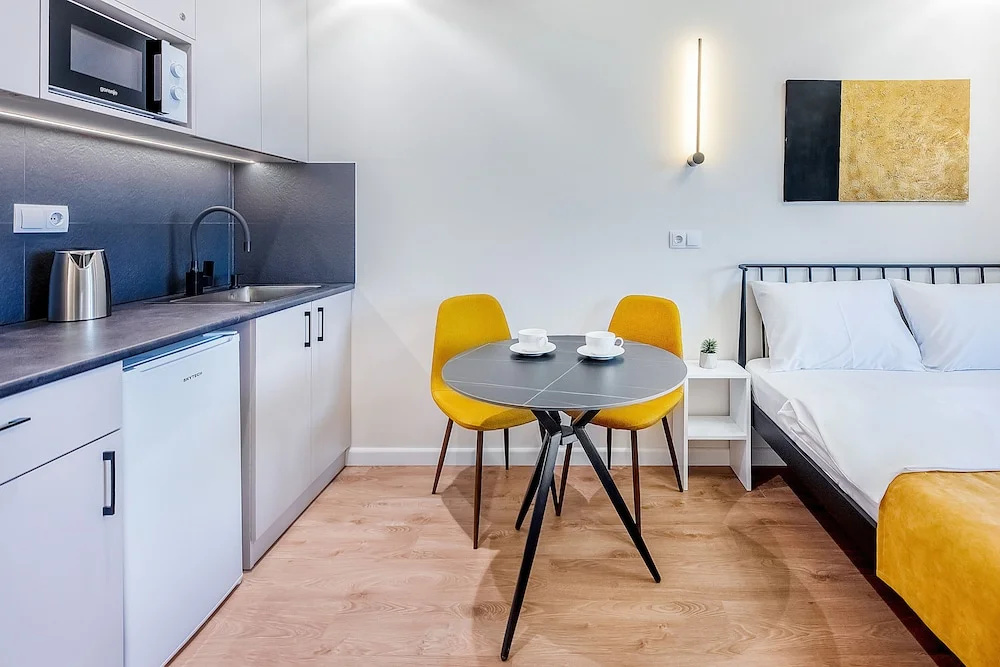 HB apartments University