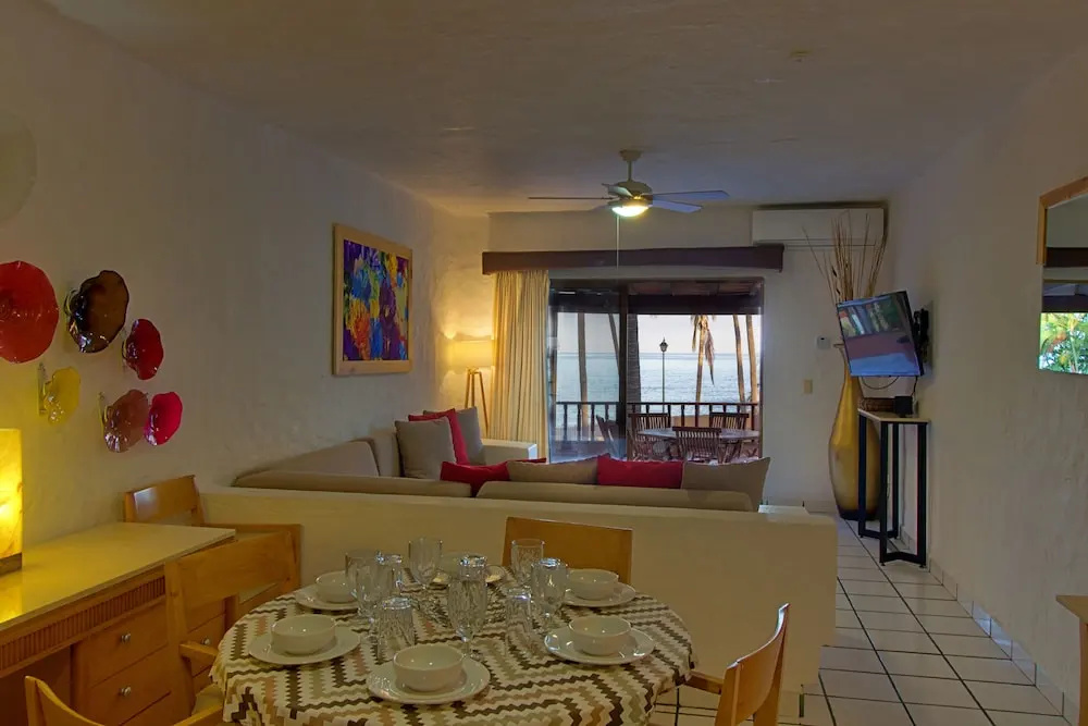 Villa Facing the Beach in a Large Terrace 7 Pools, Tennis Courts, 247 Security