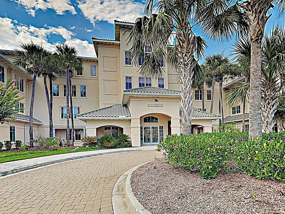 Updated Edgewater By Golfing & Waterway 4 Bedroom Condo