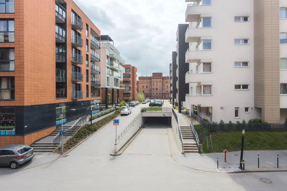 Elegant Apartment in Gdansk Center with Parking and Access to Viewing Terrace by Noclegi Renters