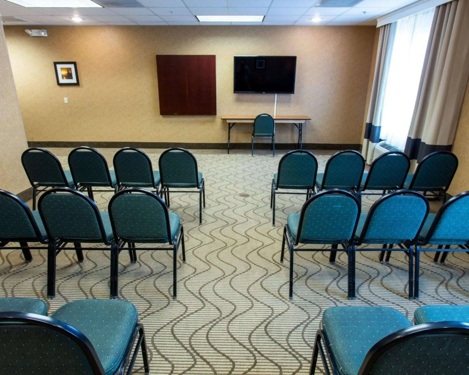Comfort Suites Grand Rapids South
