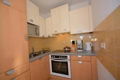 LOW BUDGET Apartment Areit Lozano by Apartments Ged