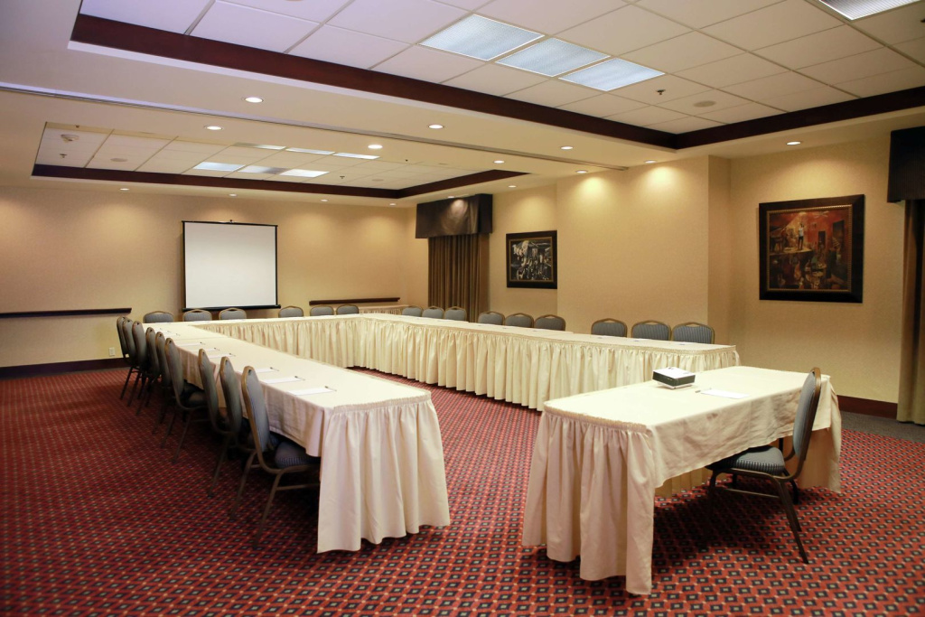 Hampton Inn & Suites Laval