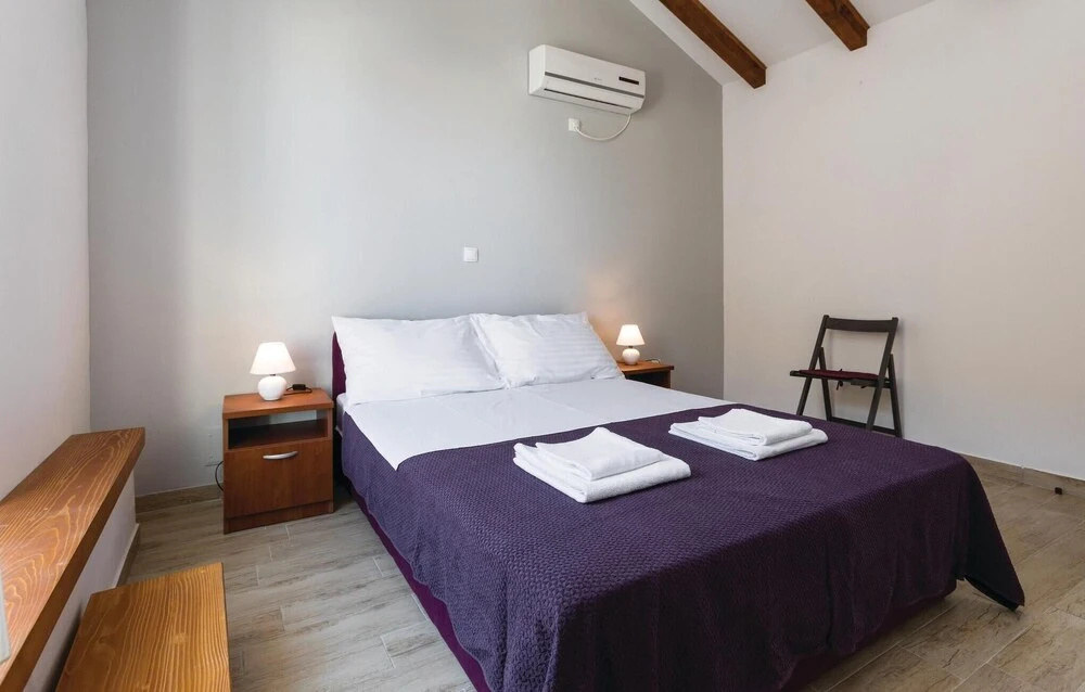 Stunning Home in Kastel Stari With Wifi and 2 Bedrooms