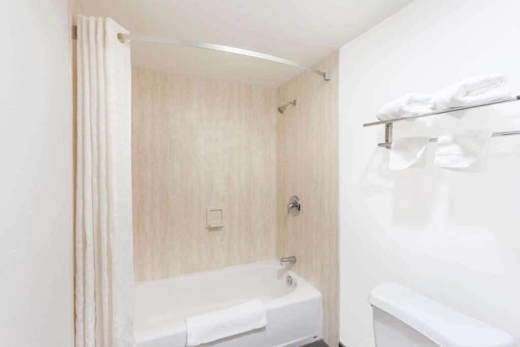 Super 8 by Wyndham El Cajon San Diego