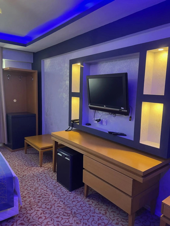 Ünaten otel