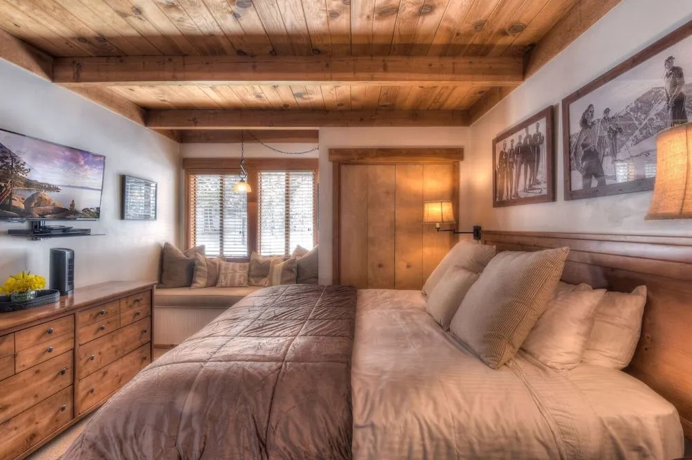 Granlibakken Retreat Near Tahoe Beach!