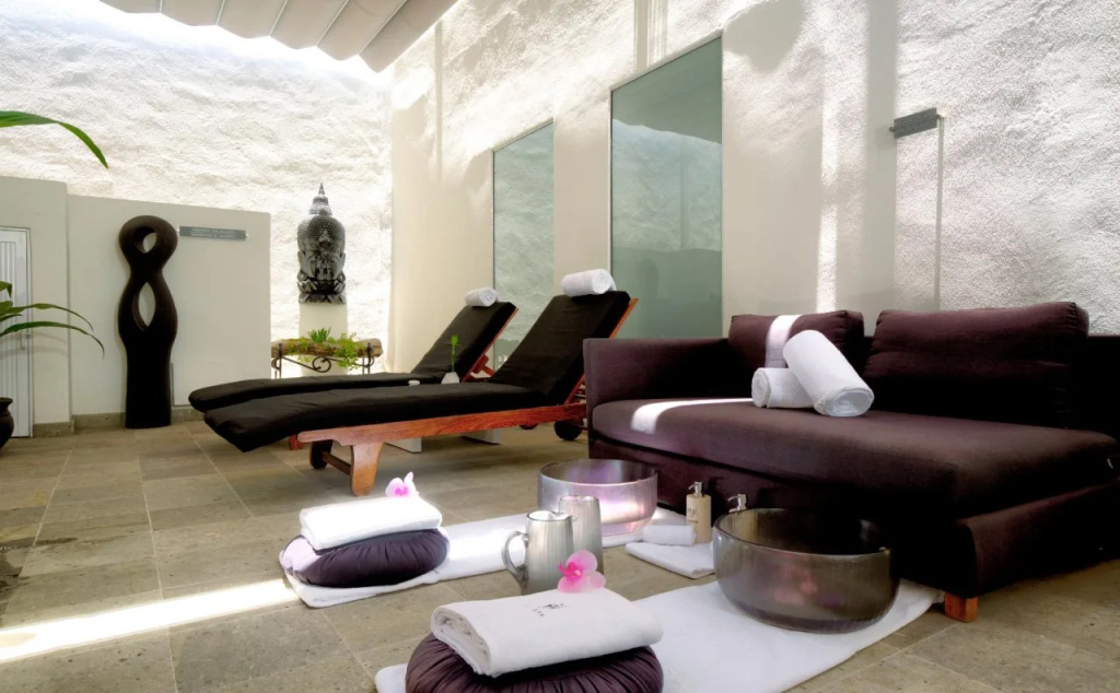 ME Cabo – Adults Only